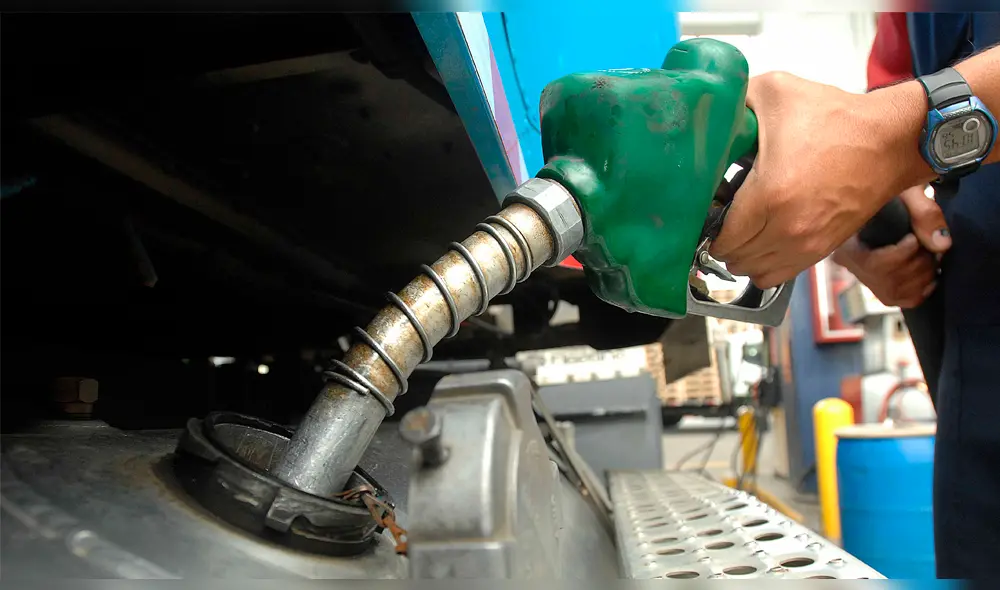 Los combustibles promediaron alza de S/ 0,40 por galón tras incremento del ISC