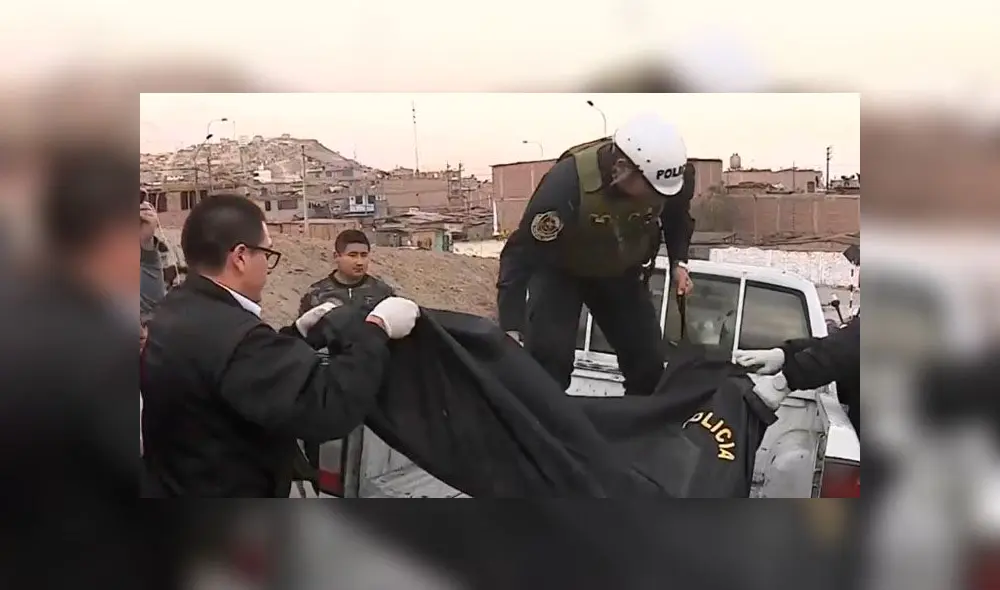 Personal de Criminalística llegó al lugar para inspeccionar la escena del asesinato y luego el fiscal ordenó el levantamiento del cadáver. (Foto: Captura de video / América Noticias)