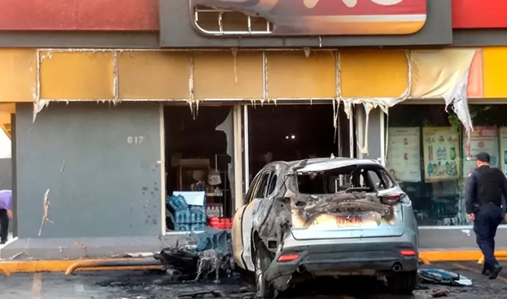 25 vehículos y ataques a varios locales comerciales, se registraron en Celaya. Foto: @ROD_SAN / Twitter. 25 vehículos y ataques a varios locales comerciales, se registraron en Celaya. Foto: @ROD_SAN / Twitter.