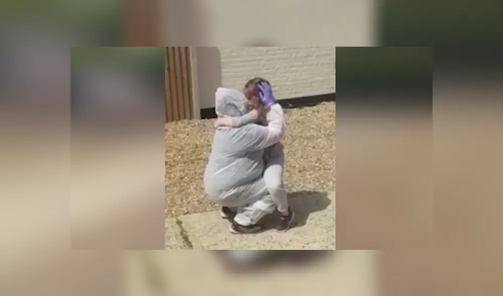 A través de Facebook se hizo viral el tierno reencuentro entre una madre y su hija.