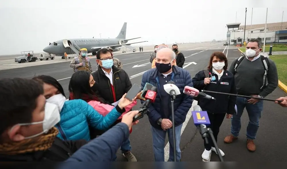 Premier y ministros viajaron a Arequipa este sábado.