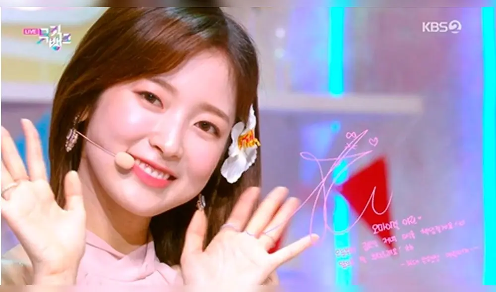 Desliza para ver más fotos de los MC de Music Bank, Soobin de TXT y Arin de Oh my girl. Créditos: KBS Desliza para ver más fotos de los MC de Music Bank, Soobin de TXT y Arin de Oh my girl. Créditos: KBS