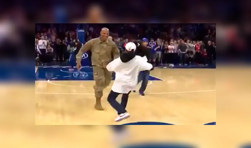 Padre militar regresa de la guerra y sorprende a su hijo en pleno juego de la NBA [VIDEO]
