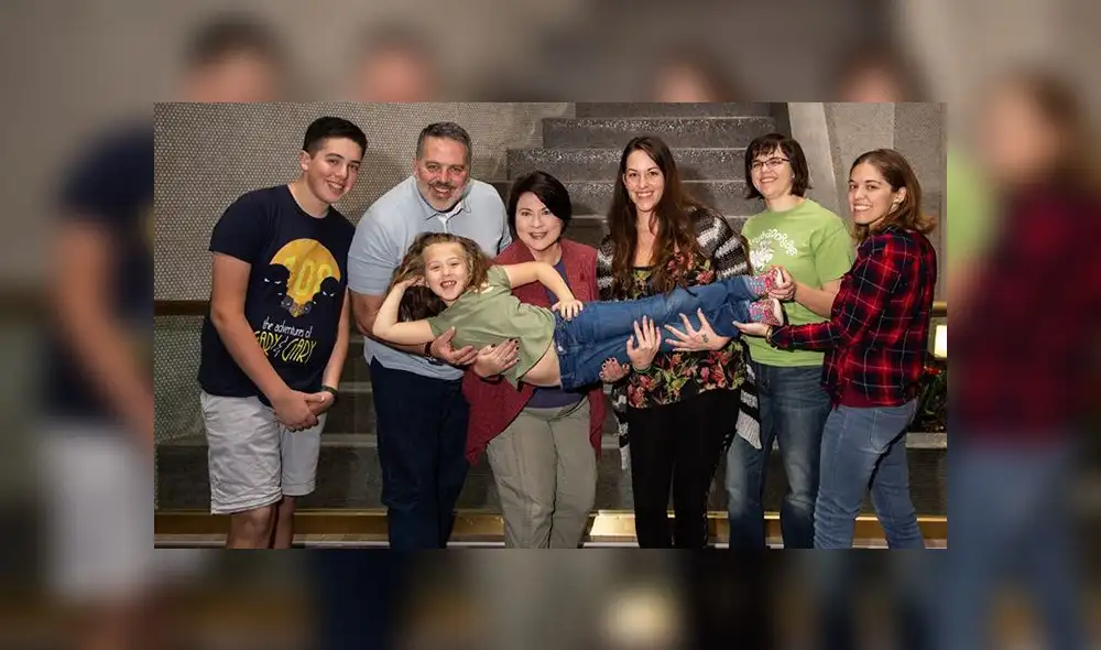 Hombre adoptado hizo prueba de ADN para encontrar a su padre y descubre que tiene 3 hijas