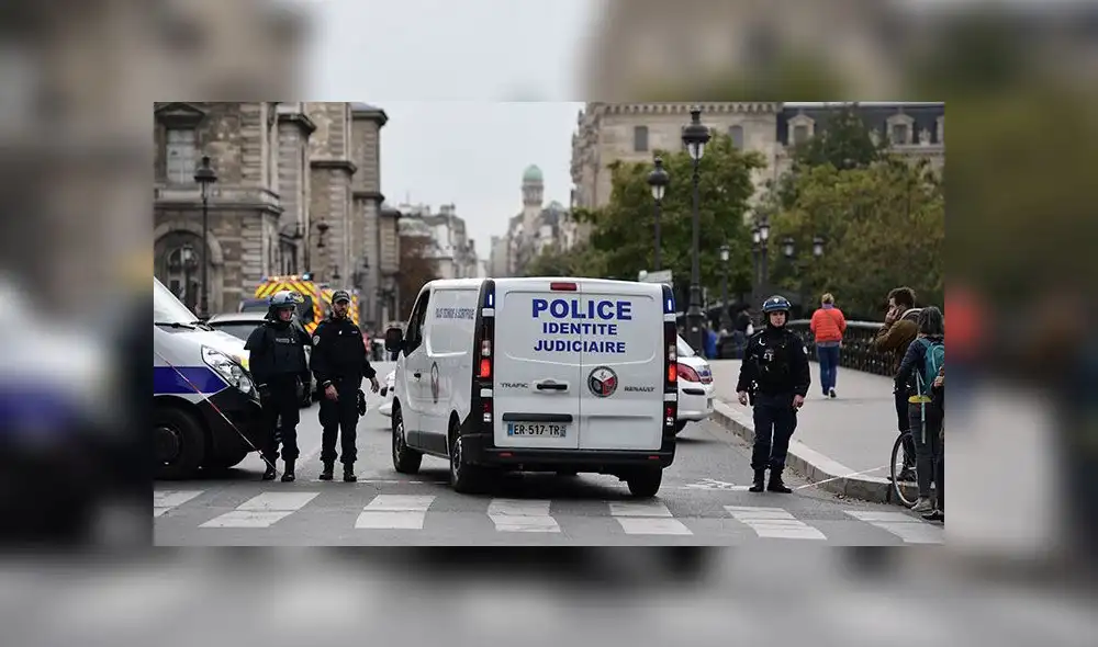 Cuatro policías y el agresor muertos en un ataque en París [VIDEO]