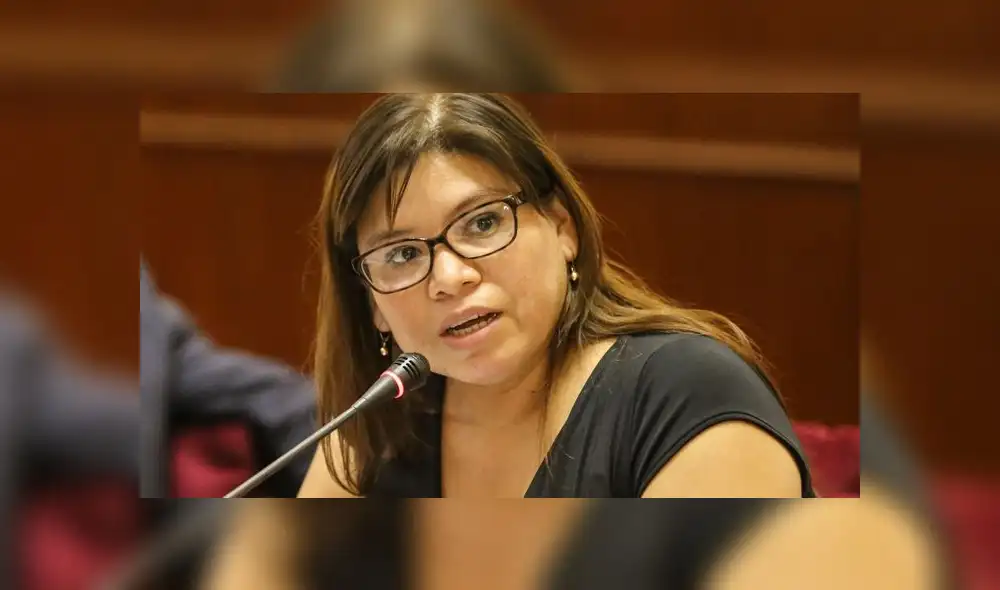 Fujimorista Lizbeth Robles comprometida en recorte de sueldos a asesores