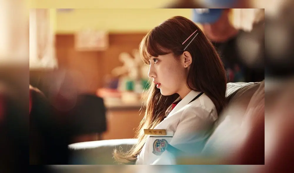 Jung Da Bin interpreta a Min Hee en Extracurricular (Netflix, 2020)