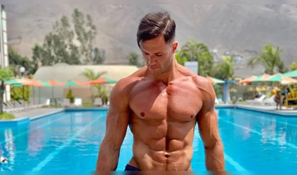 Fabio Agostini es blanco de críticas por ponerse la bandera peruana en parte íntima