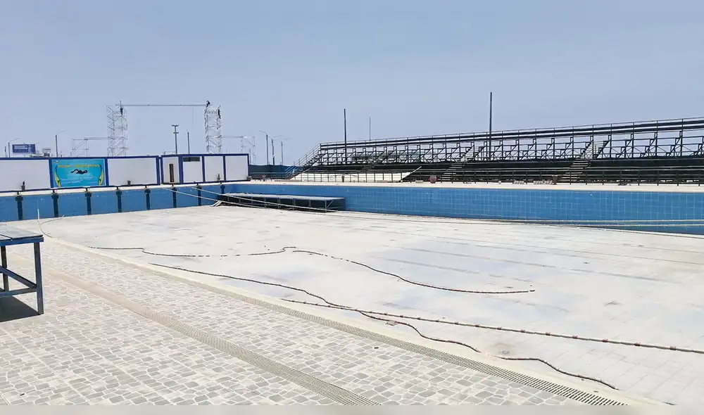 Sin agua. Solo cemento se luce en piscina Olímpica.