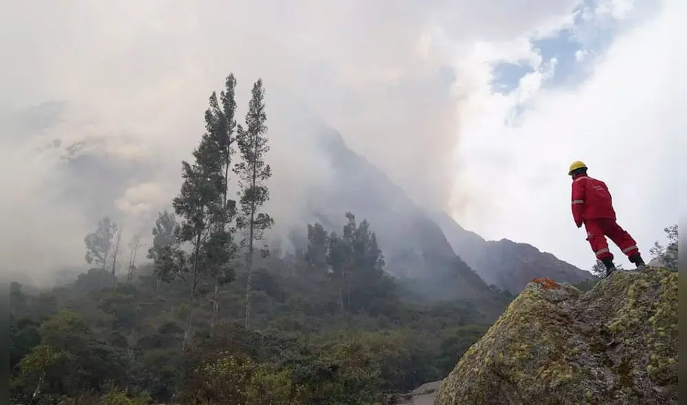 INCENDIO. Fuego avanza en el Valle Sagrado de los Incas.