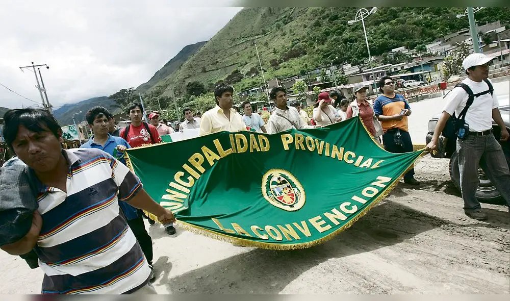 PROTESTAS PASADAS. Los convencianos ya protestaron en años pasados contra el "tijeretazo" y postergación de obras. PROTESTAS PASADAS. Los convencianos ya protestaron en años pasados contra el "tijeretazo" y postergación de obras.