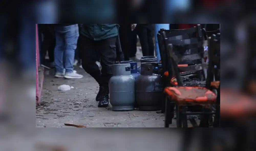 Bomberos atendieron emergencia, mientras que ambulancias SAMU y patrulleros de la Policía y Serenazgo trasladaron a los heridos a hospitales. (Foto: Flavio Matos / La República)