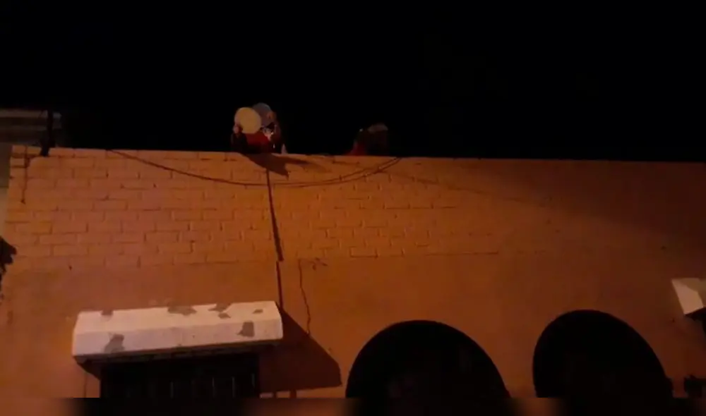 Acción fue realiza para demostrar el descontento por labor de la autoridad regional de Arequipa. Acción fue realiza para demostrar el descontento por labor de la autoridad regional de Arequipa.