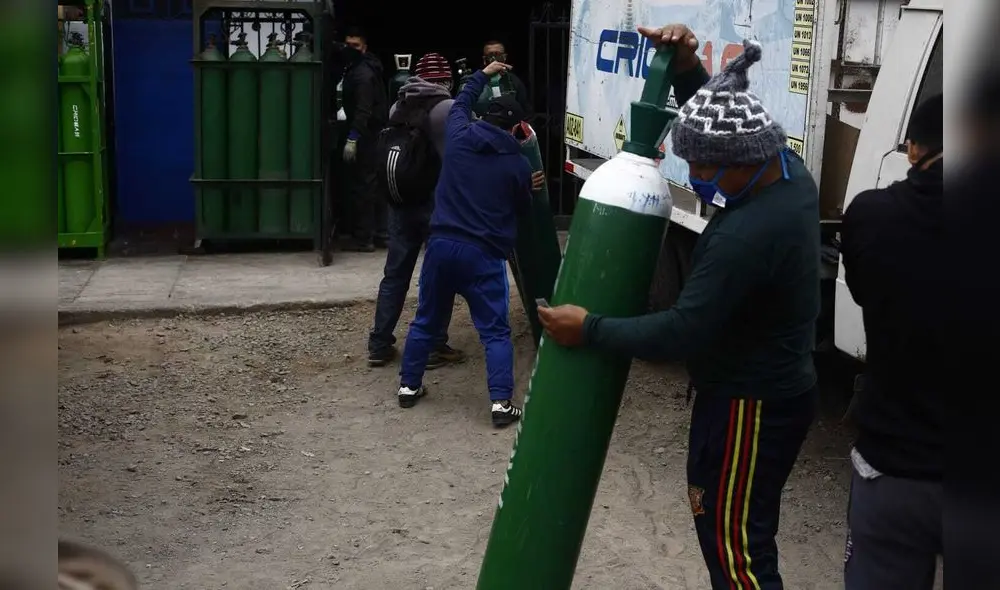 Se registran largas colas y aglomeración en la recarga de oxigeno en el Callao / Credito: Marco Cotrina Se registran largas colas y aglomeración en la recarga de oxigeno en el Callao / Credito: Marco Cotrina
