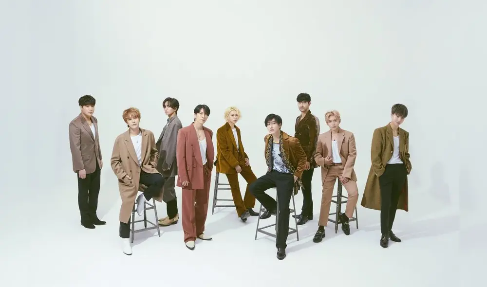 Imagen grupal del comeback "TIMELESS" de Super Junior".