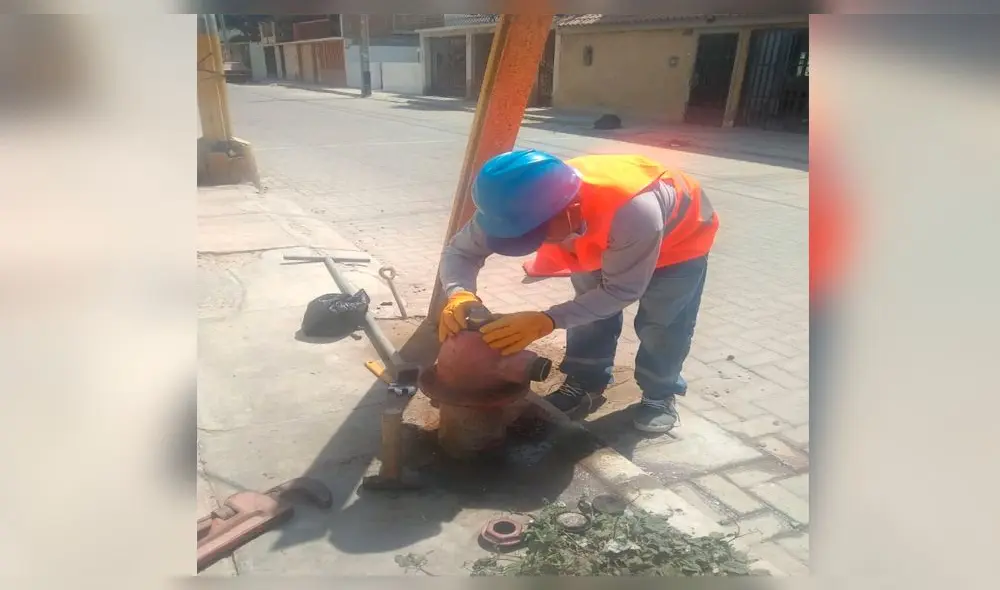 Reparan hidrantes en Piura Reparan hidrantes en Piura