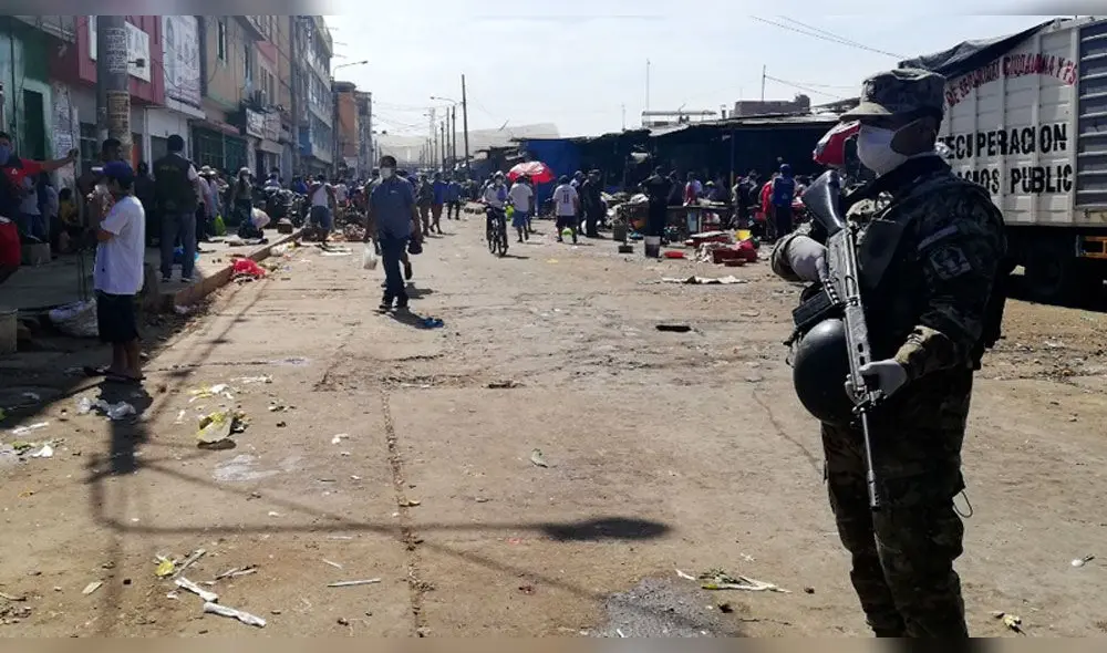 Informales del mercado Modelo no respetan cuarentena. Informales del mercado Modelo no respetan cuarentena.