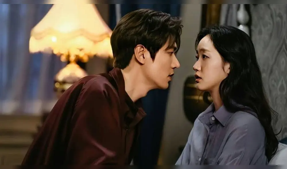 Desliza para ver más fotos de Lee Min Ho y Kim Go Eun para el ep. 12 de The king: Eternal monarch de Netflix. Desliza para ver más fotos de Lee Min Ho y Kim Go Eun para el ep. 12 de The king: Eternal monarch de Netflix.