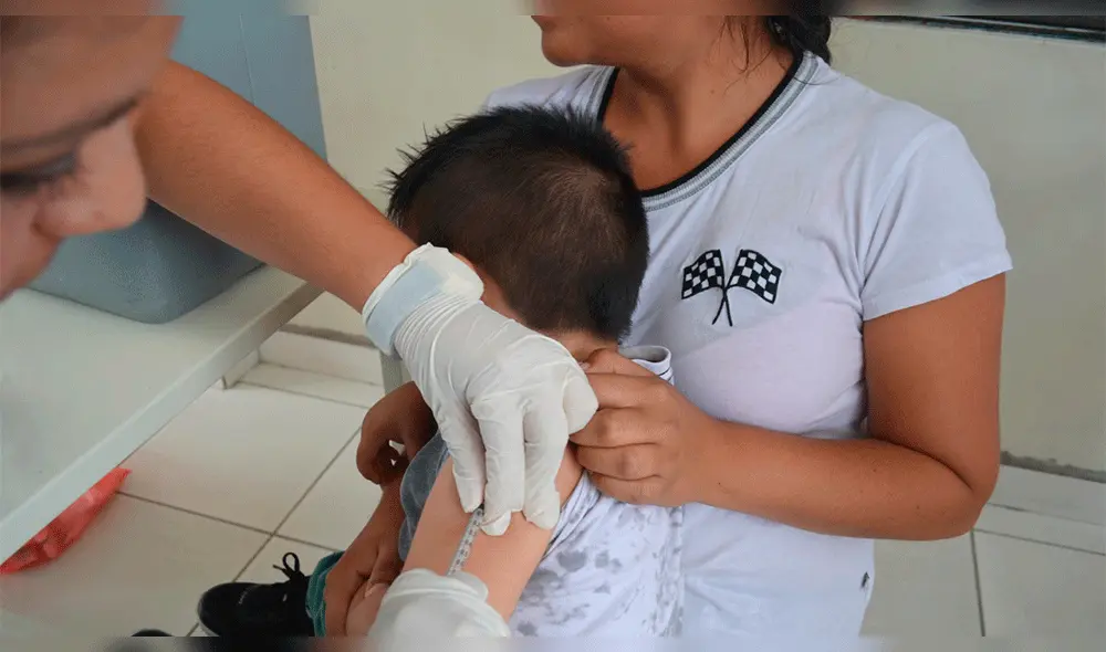 Vacunación de niños en la región Lambayeque.
