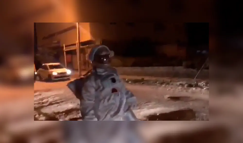 En Facebook, un chico estaba cansando de los baches en su localidad y lo denunció con un estilo particular. En Facebook, un chico estaba cansando de los baches en su localidad y lo denunció con un estilo particular.