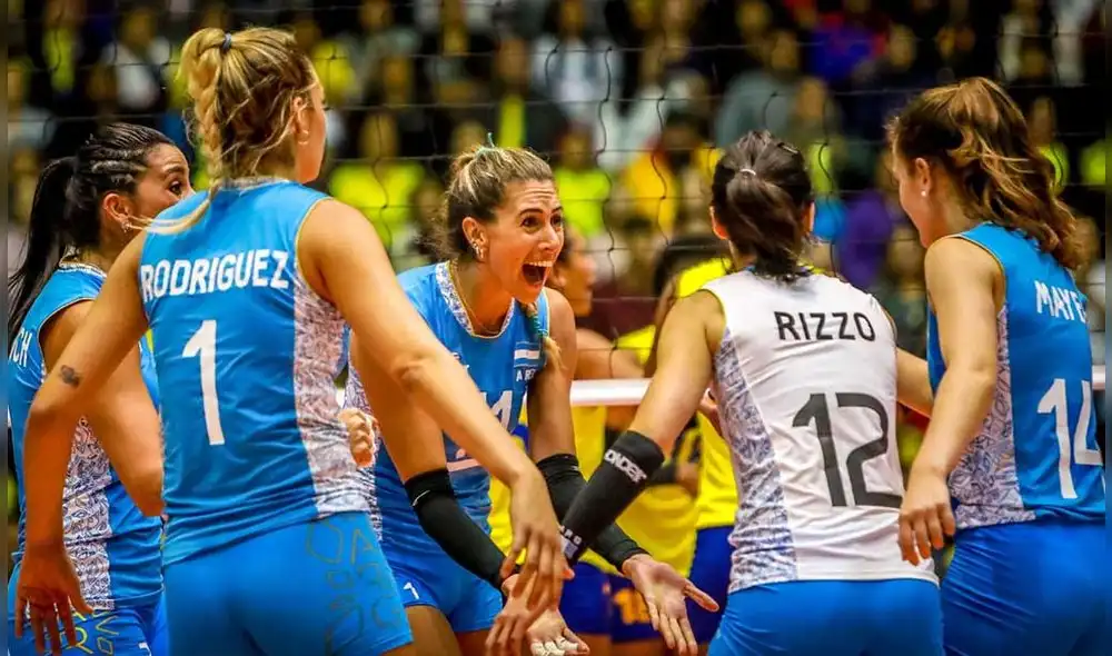 Argentina le dio vuelta a un complicado encuentro y selló su clasificación a Tokio 2020. Foto: Voley Plus.