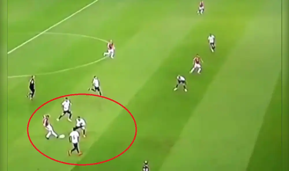 El delantero ubicó a su compañero y le cedió un balón perfecto para el primero del partido. Foto: captura de video. El delantero ubicó a su compañero y le cedió un balón perfecto para el primero del partido. Foto: captura de video.