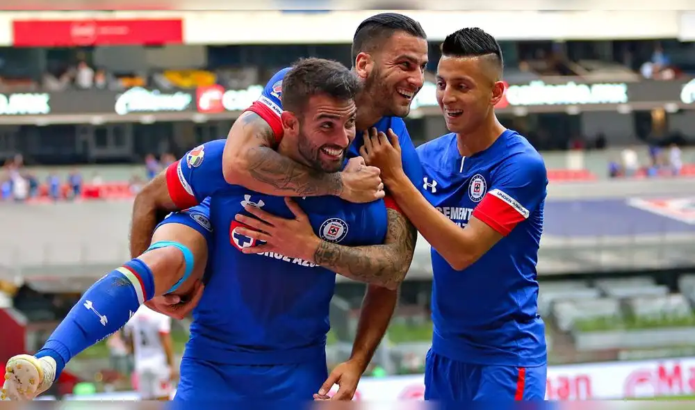 Cruz Azul venció 2-1 a Lobos BUAP y siguen liderando la Liga MX [RESUMEN Y GOLES]