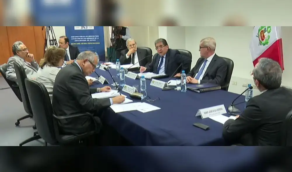 Comisión Especial de la Junta Nacional de Justicia entrevista al primer candidato al colegiado encargado de nombrar jueces y fiscales. Foto: Captura JusticiaTV. Comisión Especial de la Junta Nacional de Justicia entrevista al primer candidato al colegiado encargado de nombrar jueces y fiscales. Foto: Captura JusticiaTV.