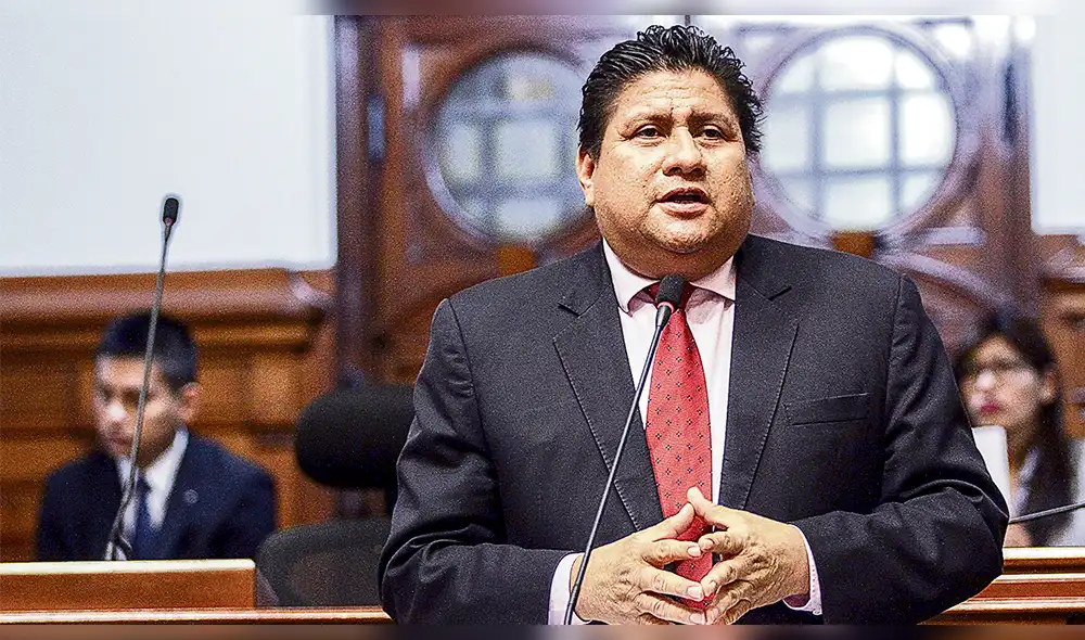 Ética aprueba investigar a Becerril y Ushñahua 