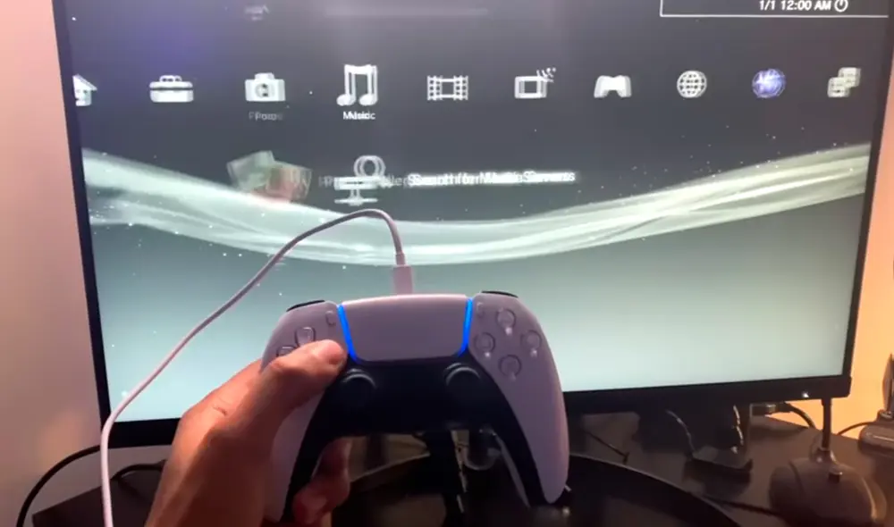 Mando DualSense sí es compatible con la PS3. Foto captura: YouTube Mando DualSense sí es compatible con la PS3. Foto captura: YouTube