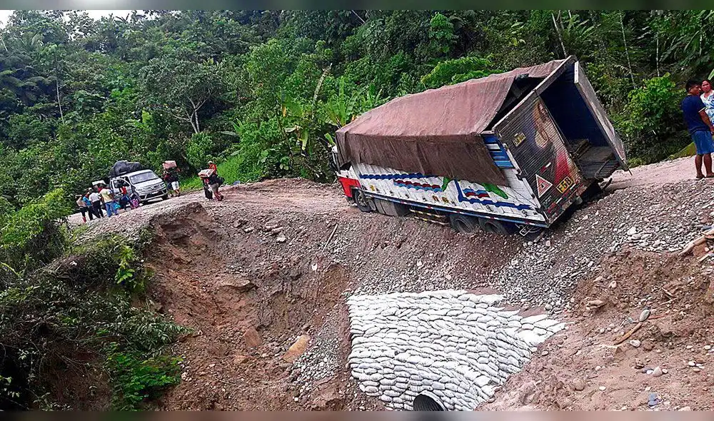 Lluvias que azotan la selva dejan intransitables carreteras de Amazonas Lluvias que azotan la selva dejan intransitables carreteras de Amazonas