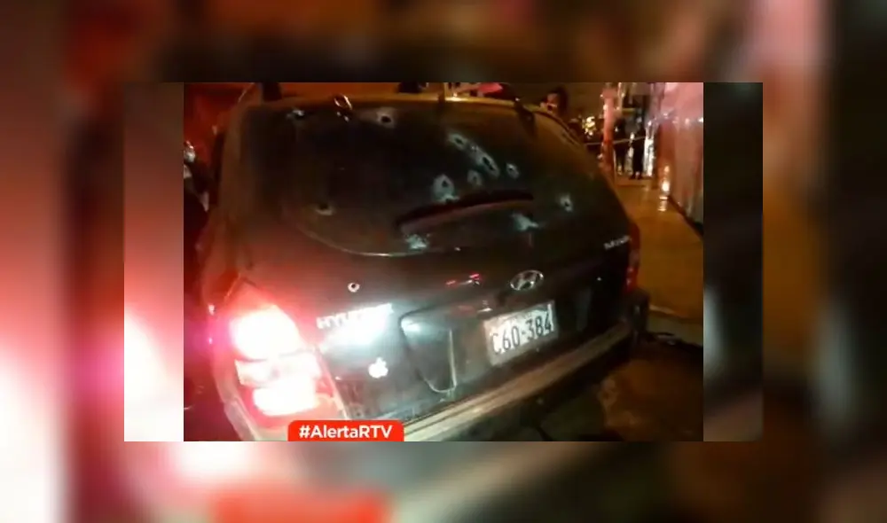 La camioneta de los criminales terminó con las lunas golpeadas. Foto: Captura.