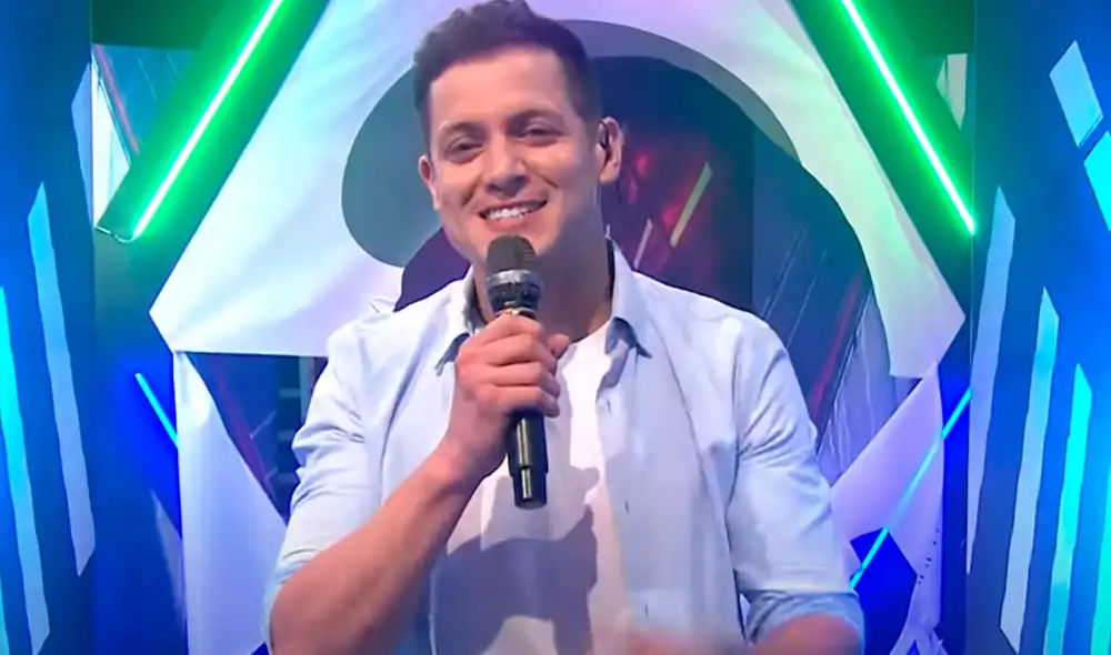 Gino Pesaressi fue sorprendido por la producción del espacio en Boca de todos. Foto: captura de América TV Gino Pesaressi fue sorprendido por la producción del espacio en Boca de todos. Foto: captura de América TV