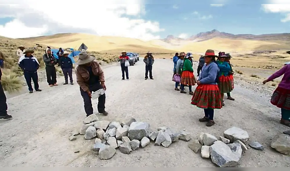 protestas. Comuneros realizan vigilias y ollas comunes en Corredor Minero del Sur. protestas. Comuneros realizan vigilias y ollas comunes en Corredor Minero del Sur.