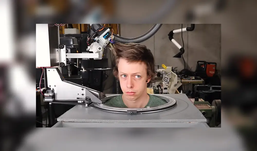 El joven construyó un robot para que le cortara el cabello al estilo que él quisiera. Foto: YouTube El joven construyó un robot para que le cortara el cabello al estilo que él quisiera. Foto: YouTube