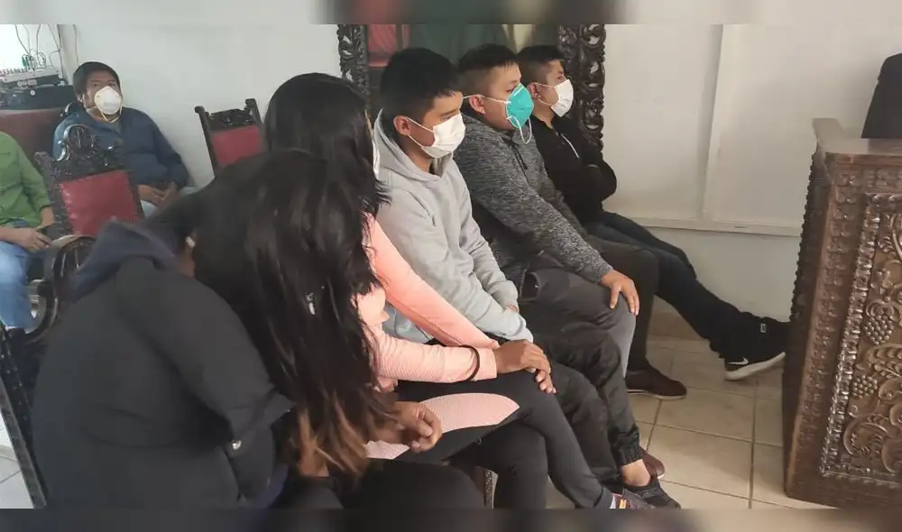 Policías fueron sorprendidos el último domingo consumiendo bebidas alcohólicas.
