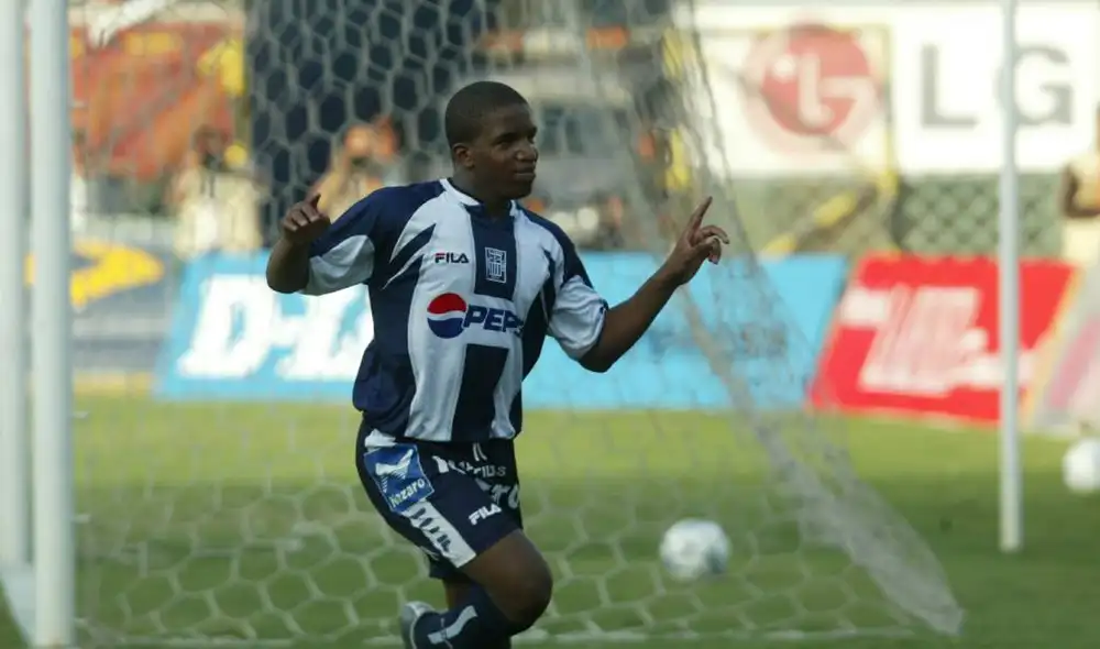 Jefferson Farfán anotó el único tanto del partido ante Juan Flores. Foto: Ricardo Figueroa