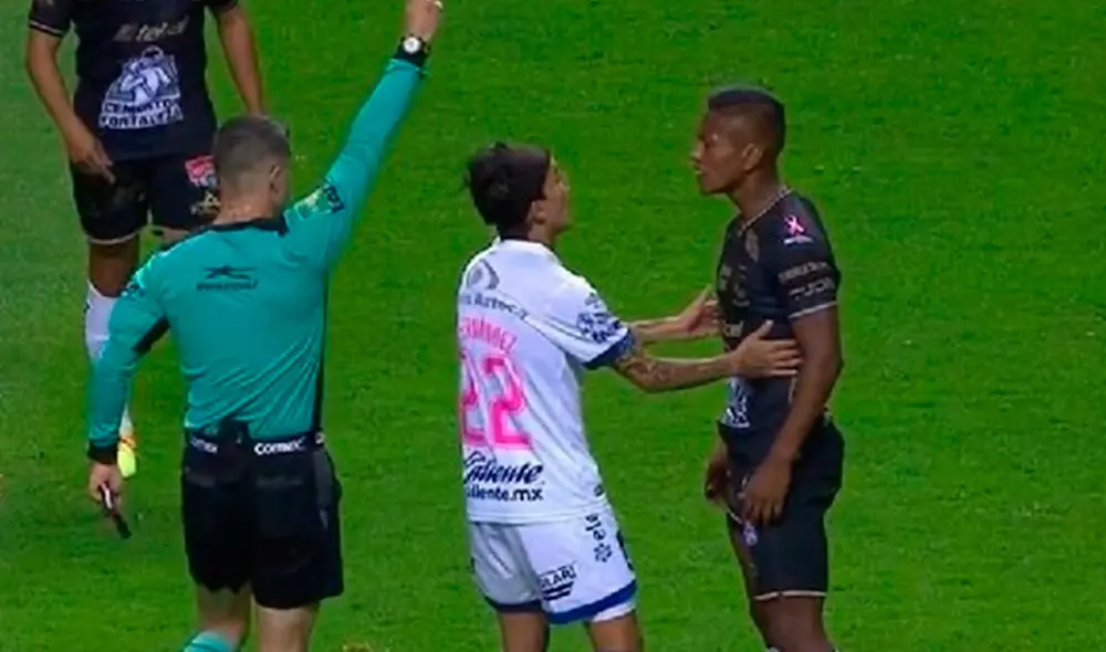 Pedro Aquino vio la tarjeta roja por agredir a rival en el León-Puebla. Foto: Captura TUDN. Pedro Aquino vio la tarjeta roja por agredir a rival en el León-Puebla. Foto: Captura TUDN.