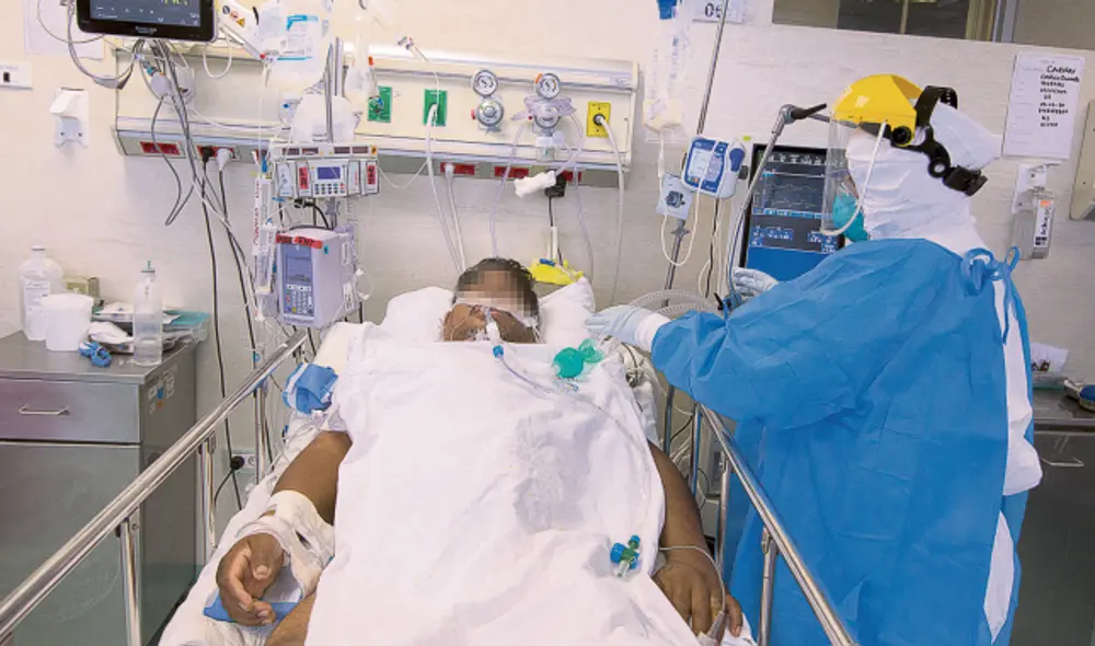 Privilegio y martirio. Solventar la atención en UCI por Covid-19 en una clínica es sumamente costoso, y no garantiza que el enfermo sobreviva. Privilegio y martirio. Solventar la atención en UCI por Covid-19 en una clínica es sumamente costoso, y no garantiza que el enfermo sobreviva.