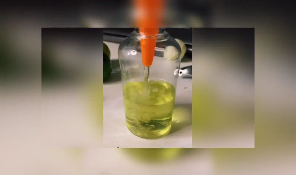 El joven creó este perfume de una manera muy sencilla y decidió compartirlo en las redes. Foto: TikTok