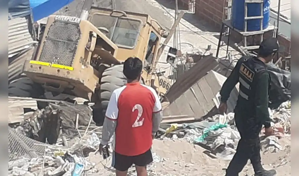 Tacna. Maquinaria aplastó vivienda ubicada en el cerro Intiorko. Foto PNP
