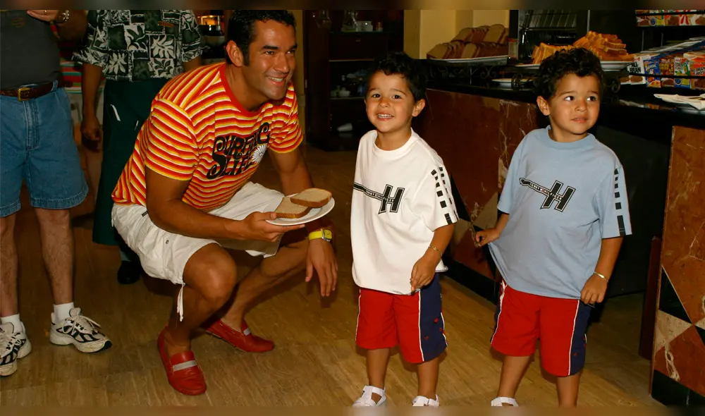 Itatí Cantoral sorprende a fans al lado de sus mellizos con Eduardo Santamarina [VIDEO]