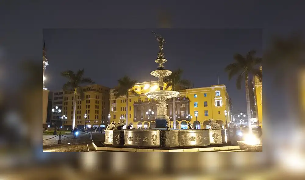Foto tomada de la pileta de la Plaza de Armas con el Moto G7 Plus.