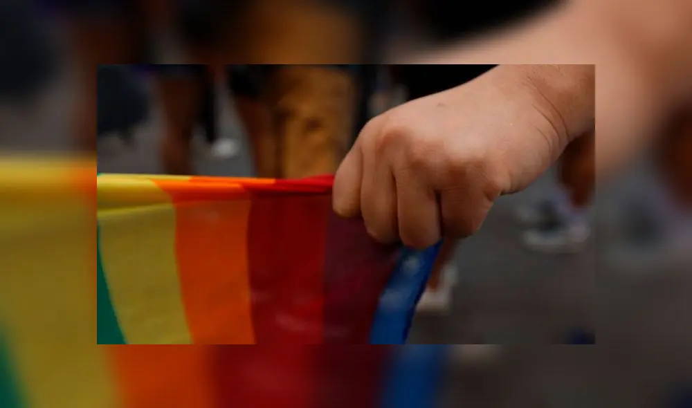 Besos contra la homofobia: comunidad LGTBI realiza besatón por Día del Amor [FOTOS]