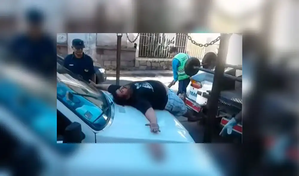 Sorpresa en YouTube por reacción de conductor para que no se lleven su auto | VIDEO