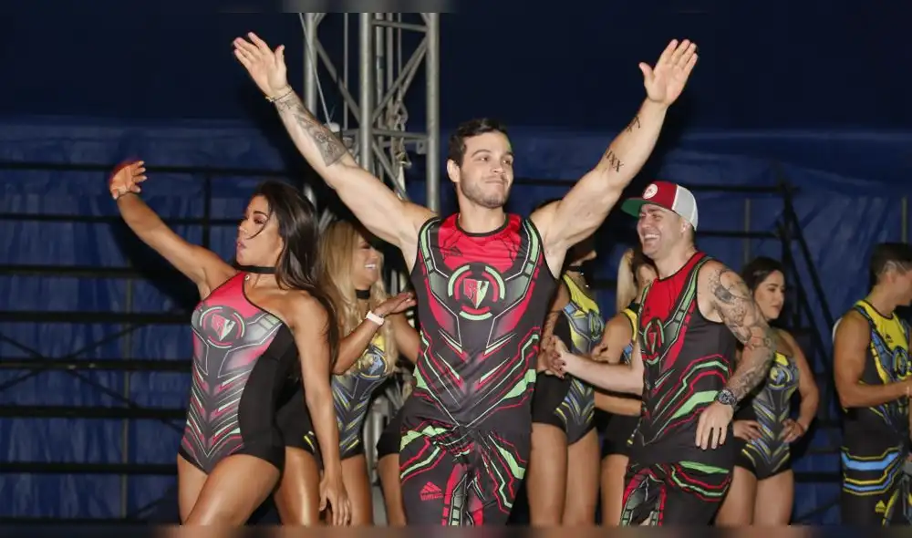 Mario Irivarren descarta matrimonio con Ivana Yturbe Mario Irivarren descarta matrimonio con Ivana Yturbe