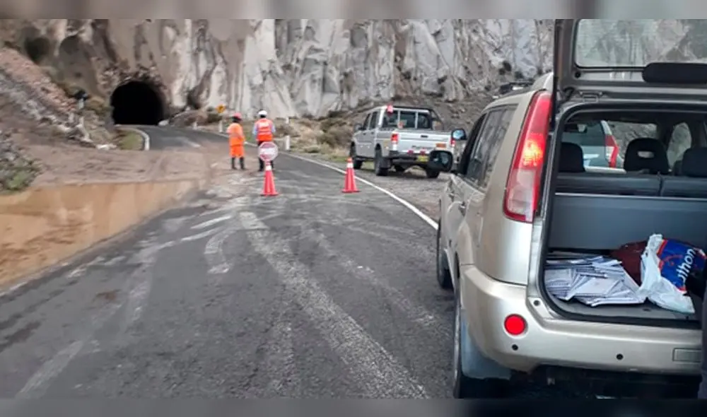 Tras deslizamiento habilitan tránsito en vía a la cruz del Cóndor.
