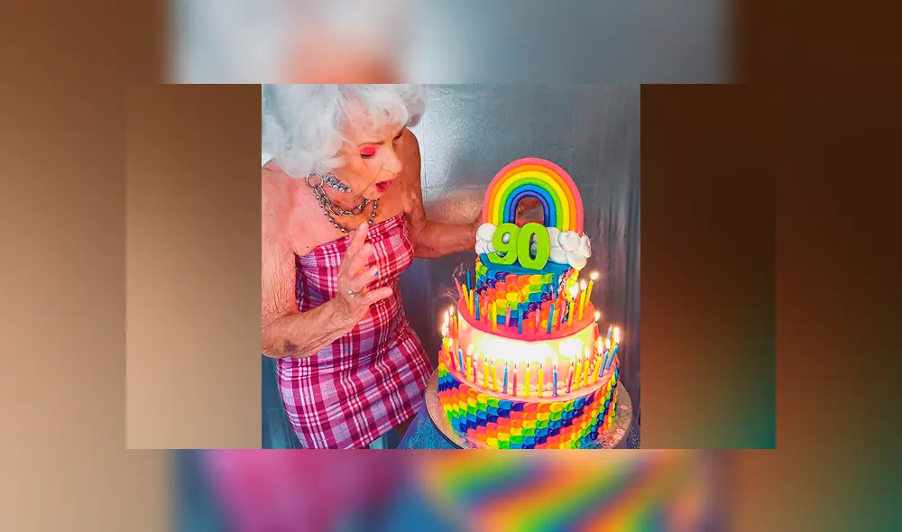 Desliza hacia la izquierda para conocer a la mujer de 92 años, quien ha causado furor en Facebook.