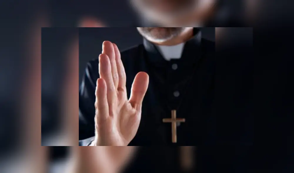 Paola denunció ante las autoridades de Colombia que el párroco la forzaba a mantener intimidad cuando tenía 10 años. Paola denunció ante las autoridades de Colombia que el párroco la forzaba a mantener intimidad cuando tenía 10 años.