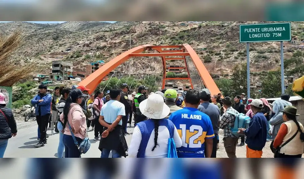 Vías que conectan a la provincia de Urubamba han sido despejadas. Foto: Eloy Iturriaga Vías que conectan a la provincia de Urubamba han sido despejadas. Foto: Eloy Iturriaga
